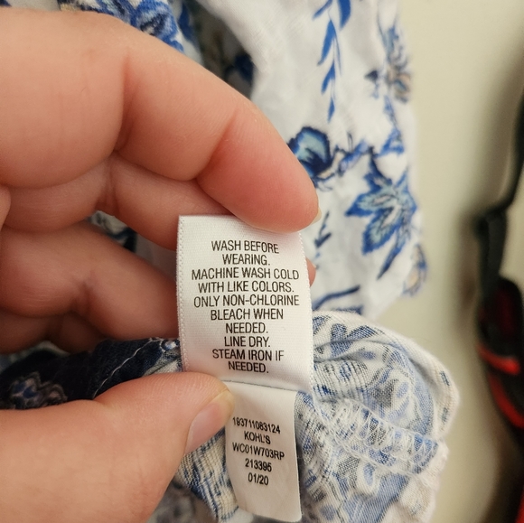 Adorable blouse - Picture 3 of 6